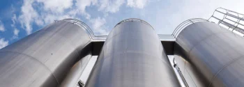 Système de stockage en silos pour poudres et solides en vrac