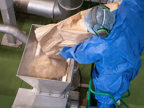 Traitement à façon des aliments et des produits nutritionnels